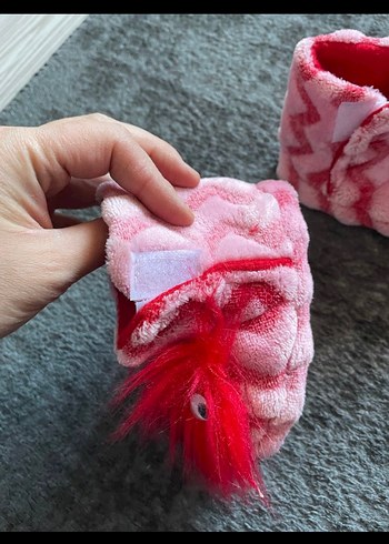 LC Waikiki Kızlar için Nakışlı Kürklü Pembe Örgü Terlik