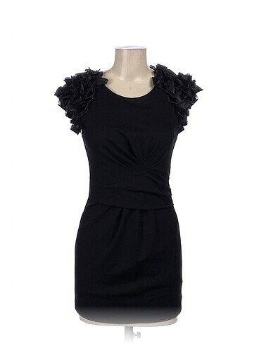 PreLoved Kısa Elbise %70 İndirimli.