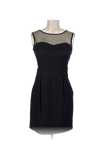 PreLoved Kısa Elbise %70 İndirimli.