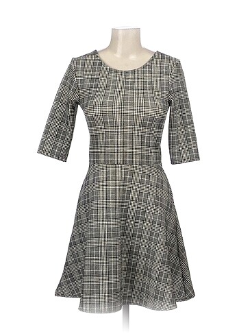 PreLoved Kısa Elbise %70 İndirimli.