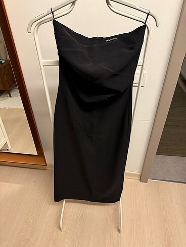 Zara krep straplez elbise