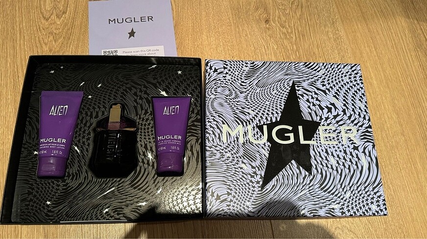 alien mugler set