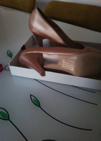 Bej Deri Stiletto Kadın Topuklu Ayakkabı - Görsel 4