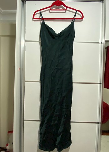 Yağ yeşili askılı saten elbise - Görsel 4