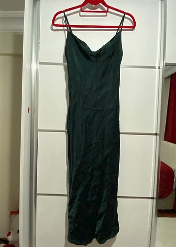 Yağ yeşili askılı saten elbise - Görsel 5