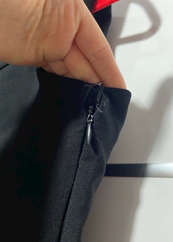 Siyah kısa kullanışlı elbise - Görsel 4