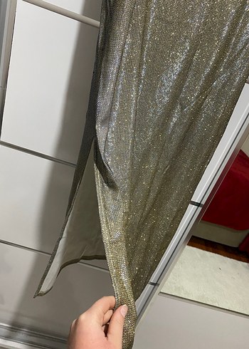 Parlak Altın Renkli Uzun Drapeli Abiye Elbise - Görsel 4