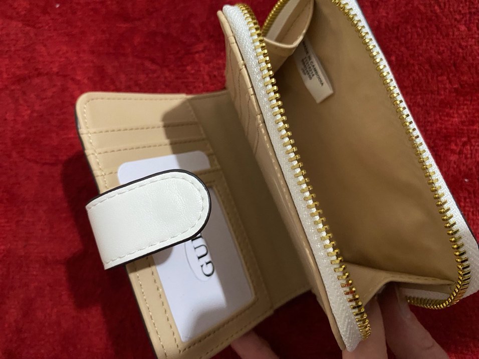 Beyaz İşlemeli Fermuarlı Guess Kadın cüzdan - Görsel 4