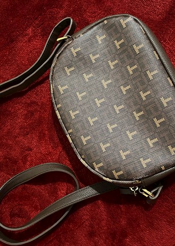 Tommy Hilfiger Kahverengi Deri Kadın Çapraz Çanta - Görsel 2