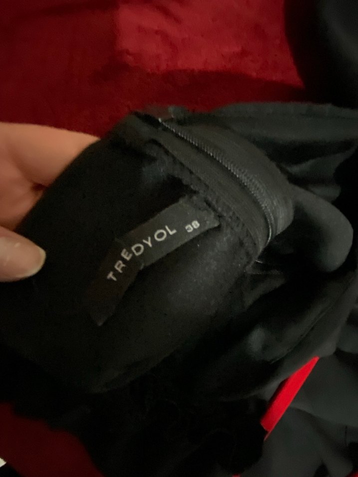 Siyah elbise - Görsel 3