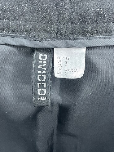 34 Beden siyah Renk H&M Mini Etek %70 İndirimli.