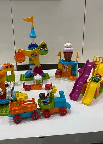 Renkli LEGO Eğlence Parkı Seti - Görsel 2