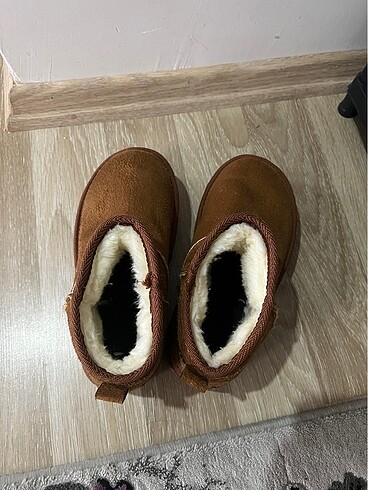 38 Beden Ugg bot