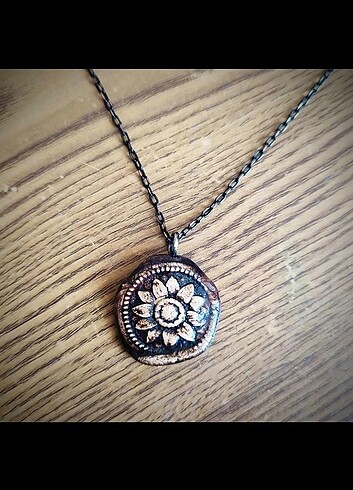 Antik çiçek motif kolye - Görsel 2
