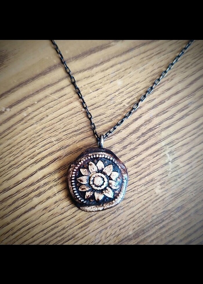 Antik çiçek motif kolye - Görsel 2