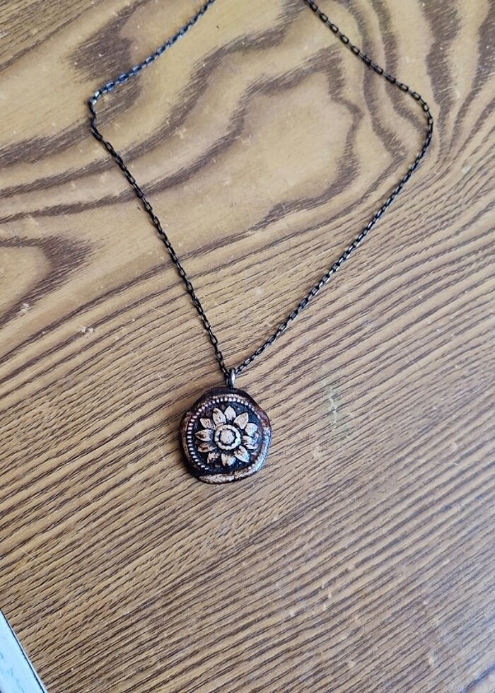 Antik çiçek motif kolye - Görsel 3