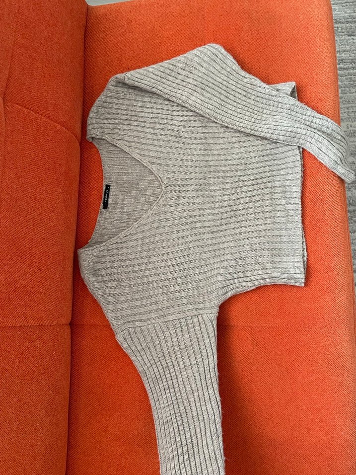 Gri V Yakalı Örgü Kadın Kazak - Görsel 3