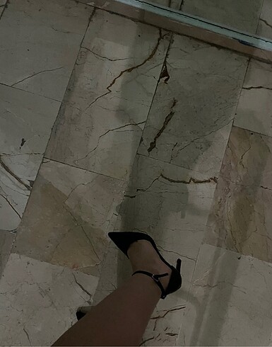 siyah rugan topuklu ayakkabı - Görsel 7