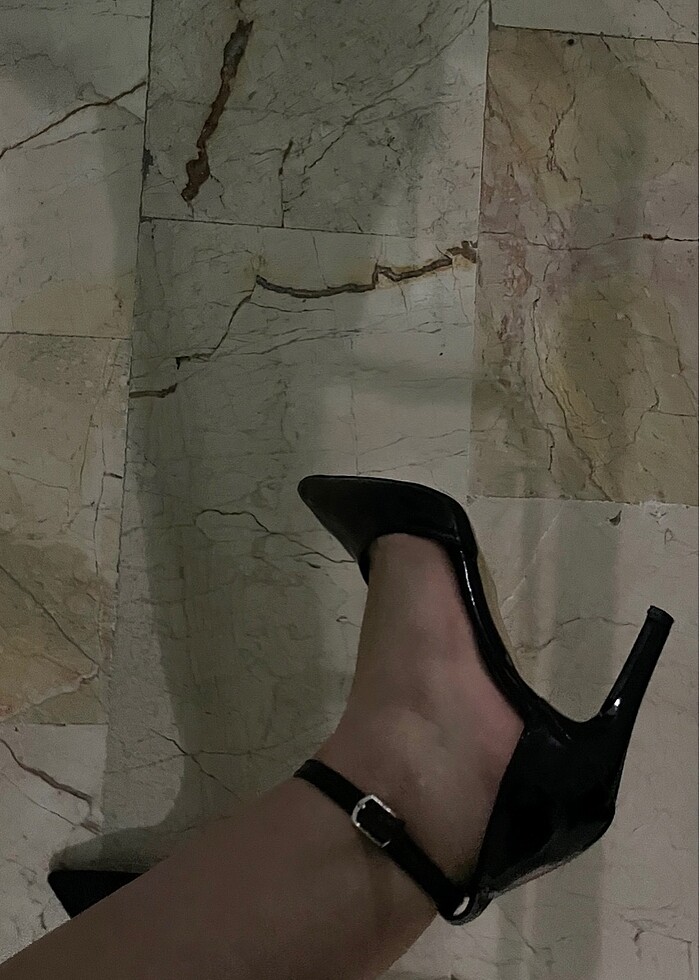 siyah rugan topuklu ayakkabı - Görsel 5