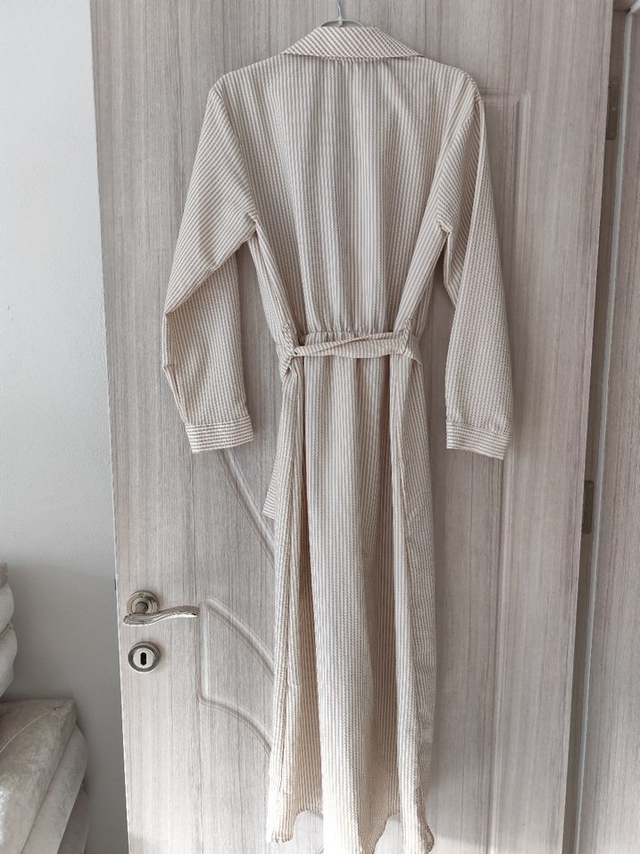 Bej Çizgili gofre  Kadın dügmeli elbise - Görsel 4