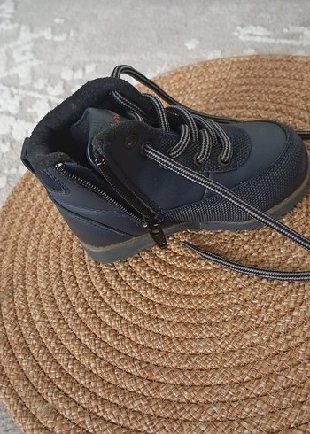 Bağcıklı Erkek Çocuk  Bot - Görsel 2