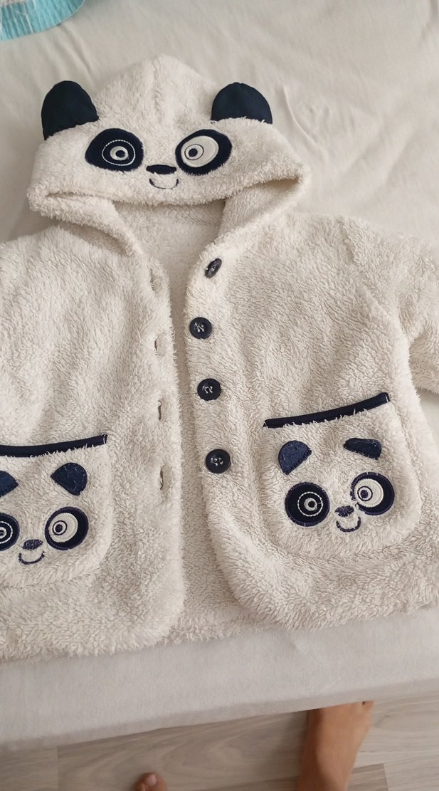 Kapüşonlu Beyaz Kürklü Erkek Bebek Takımı - Görsel 2