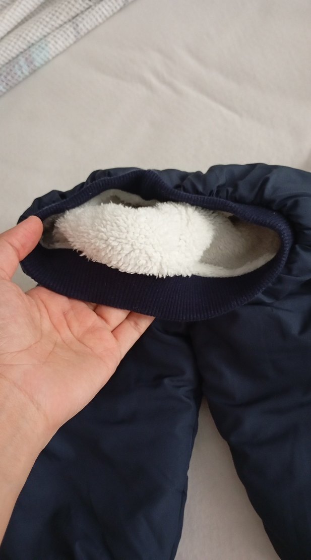 Kapüşonlu Beyaz Kürklü Erkek Bebek Takımı - Görsel 3