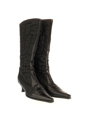 Diğer PreLoved Çizme %70 İndirimli.