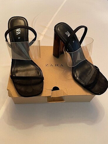 Zara ZARA TOPUKLU TERLİK