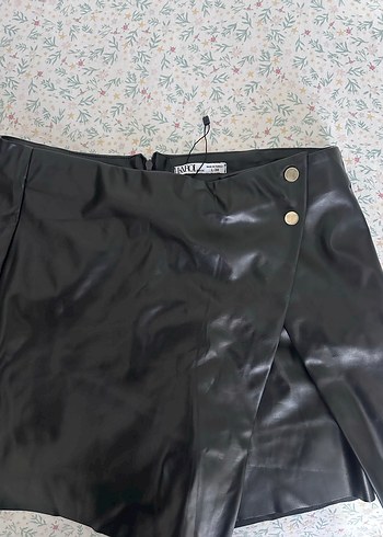 Kadın Siyah Mini Deri Pantolon - Görsel 3