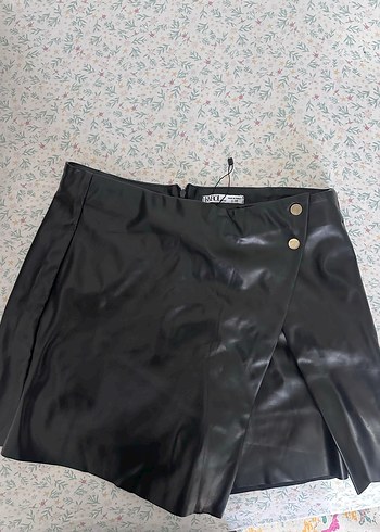 Kadın Siyah Mini Deri Pantolon - Görsel 2