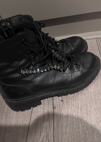 Kemerli Siyah Yılan Desenli Deri Bot - Görsel 3