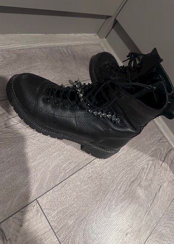 Kemerli Siyah Yılan Desenli Deri Bot - Görsel 5