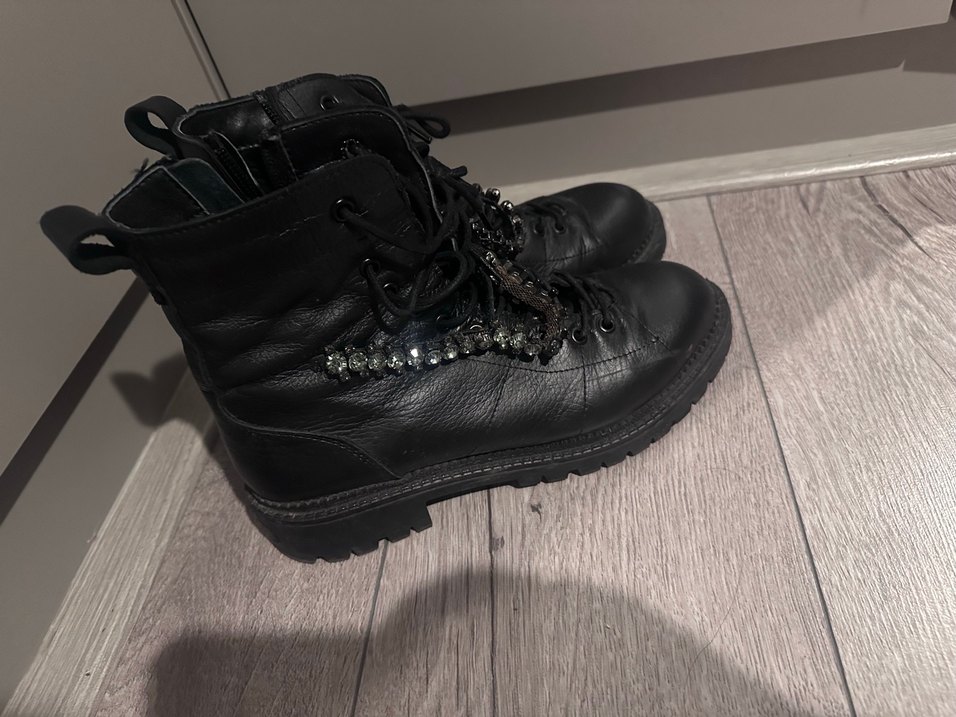 Kemerli Siyah Yılan Desenli Deri Bot - Görsel 3