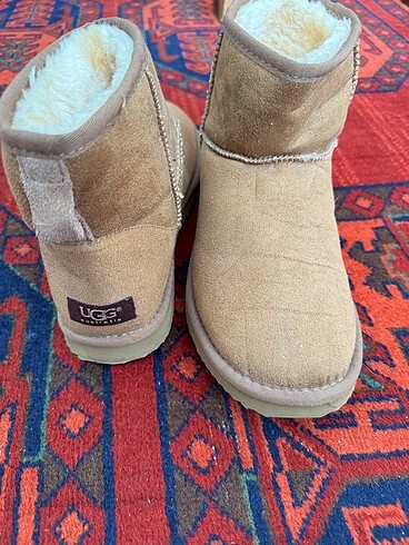 UGG bot