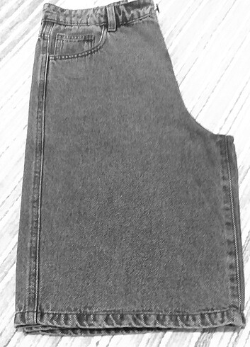 36 Beden Stradivarius bol kesim bermuda şort