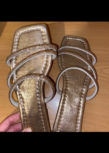 Diğer Gold Renkli, Tokalı, Yılan Desenli Stiletto Terlik