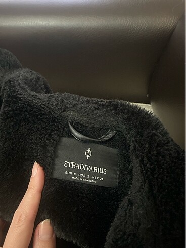 s Beden siyah Renk Stradivarius kürk mont