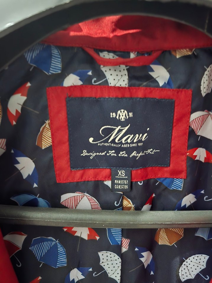 Kırmızı Midi Boy Kadın Yağmurluk - Görsel 3