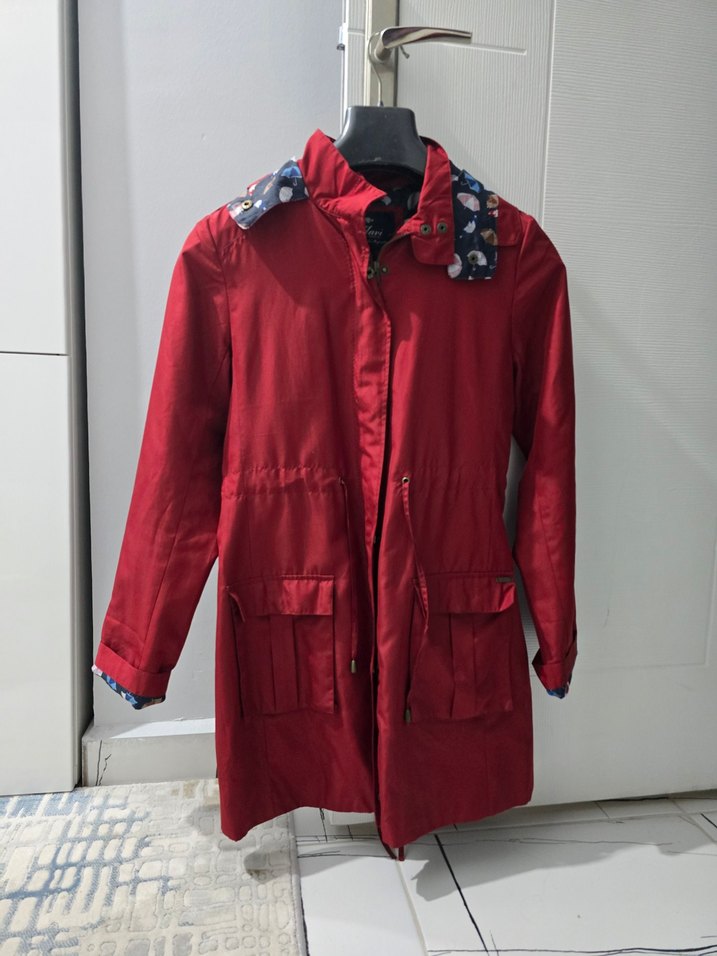 Kırmızı Midi Boy Kadın Yağmurluk - Görsel 4