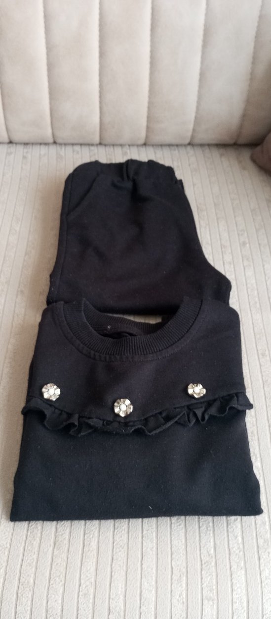 Siyah Fırfırlı Çocuk Eşofman Takımı - Görsel 3