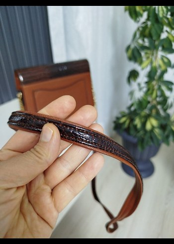 Zincir Detaylı Kahverengi Deri Kadın Çanta - Görsel 6