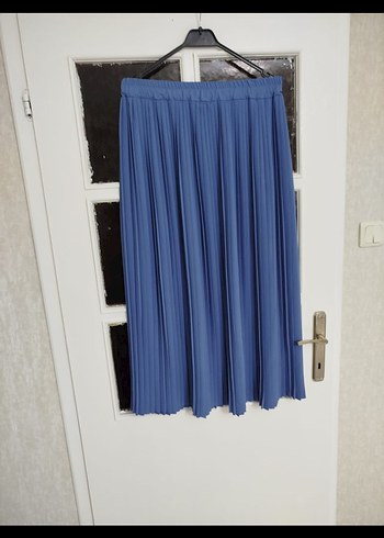 Mavi Kadın Ofis Takımı - Midi Pilili Etek ve Uzun Kollu Bluz - Görsel 2