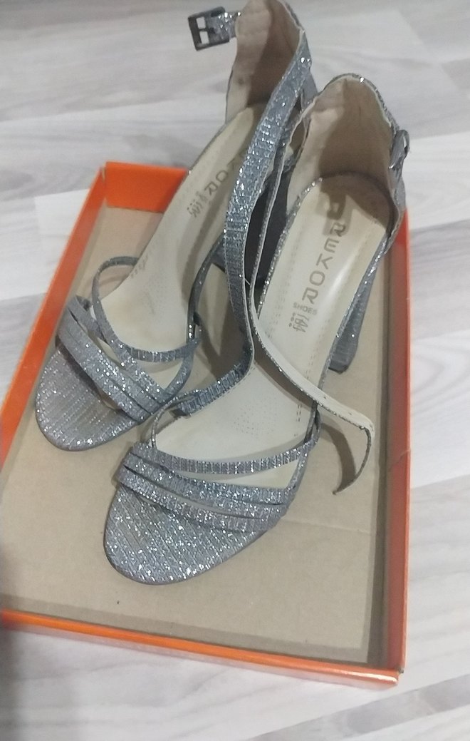 Gri simli  Tokalı Topuklu Kadın Ayakkabı - Görsel 3