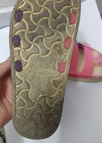 35 Beden Kız Çocuk Pembe Tokalı Terlik