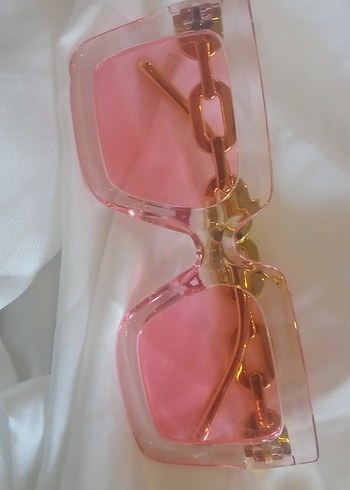 Zincir Detaylı Pembe Kadın Güneş Gözlüğü - Görsel 4