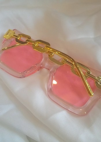Zincir Detaylı Pembe Kadın Güneş Gözlüğü - Görsel 2