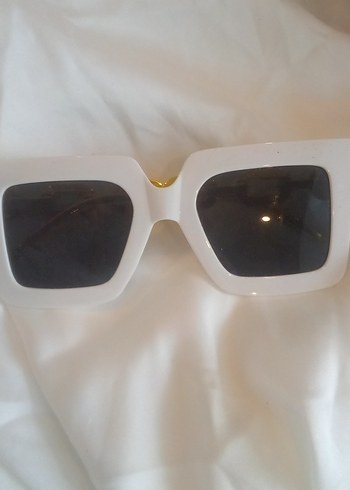 Beyaz Retro Kadın Güneş Gözlüğü - Görsel 2