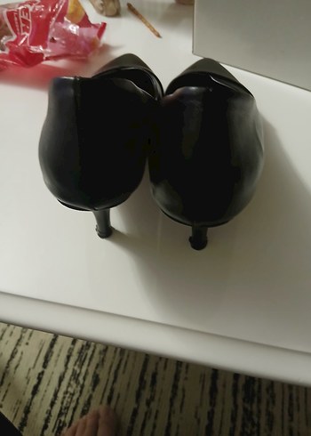 Siyah Parlak Rugan Stiletto Topuklu Kadın Ayakkabı - Görsel 3