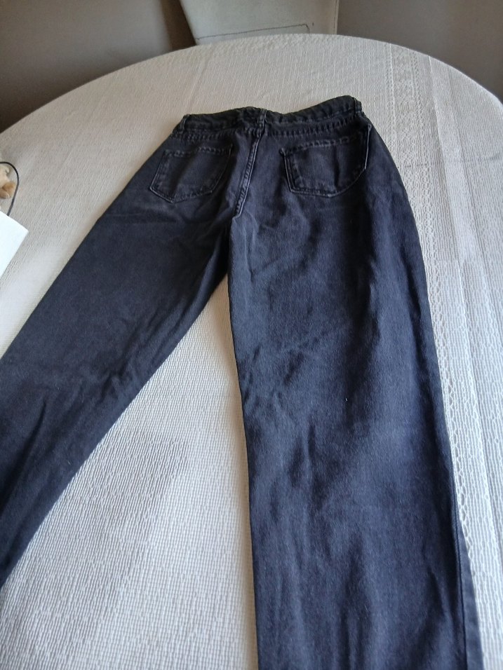 Nakışlı Siyah Düğmeli Salaş Kadın Kot Pantolon - Görsel 3